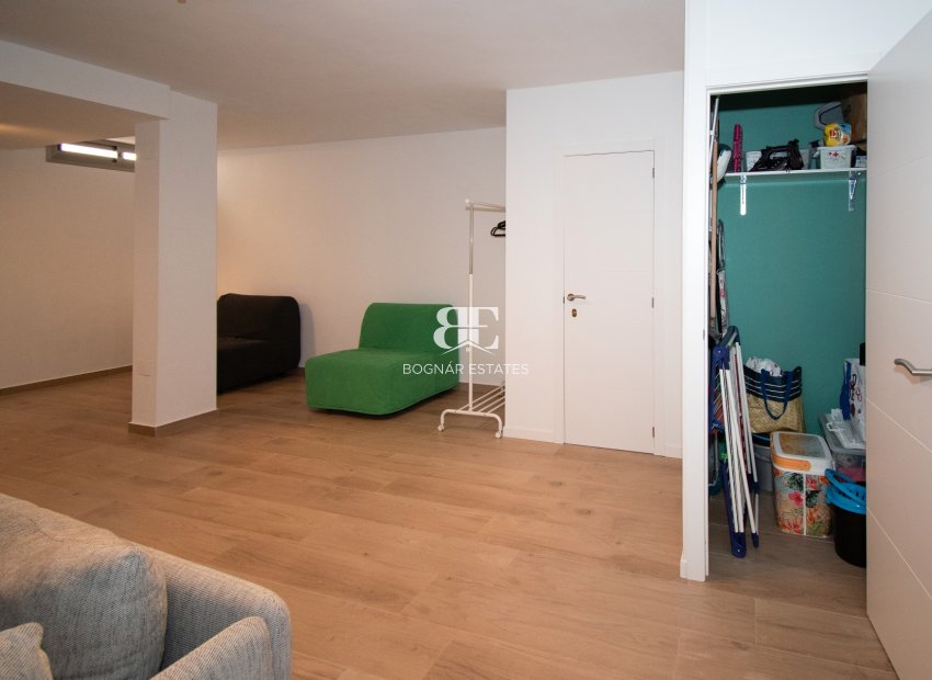 Resale - Villa -
Orihuela Costa - Villamartín