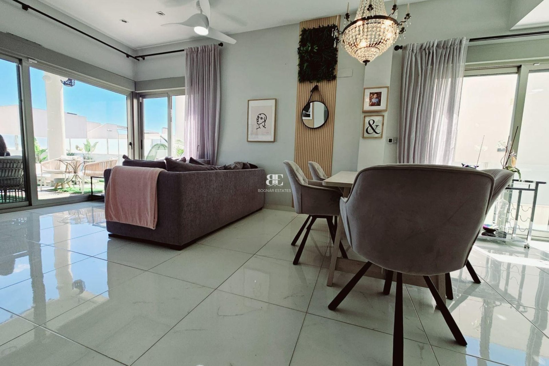 Resale - Villa -
Orihuela Costa - Villamartín