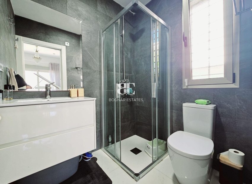 Resale - Villa -
Orihuela Costa - Villamartín