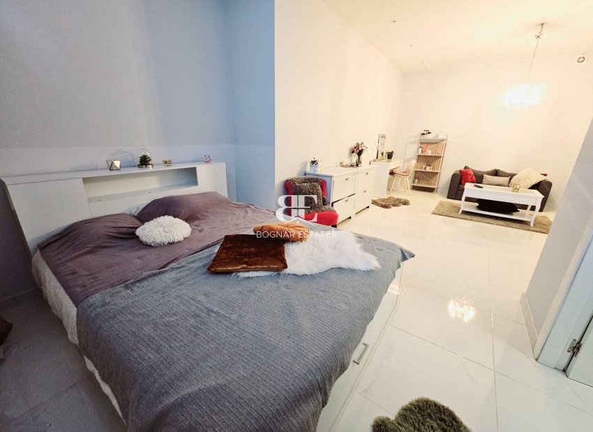Resale - Villa -
Orihuela Costa - Villamartín