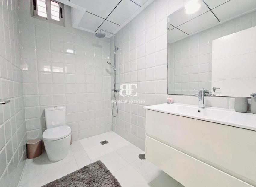 Resale - Villa -
Orihuela Costa - Villamartín