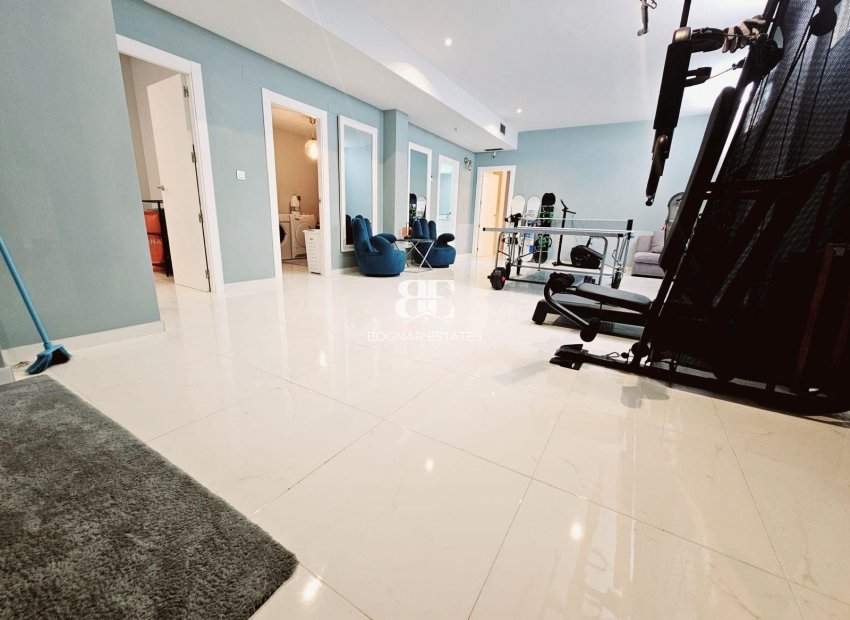 Resale - Villa -
Orihuela Costa - Villamartín