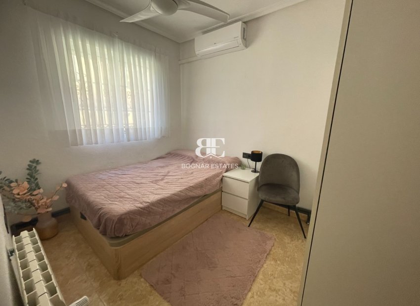 Resale - Villa -
Orihuela Costa - Villamartín