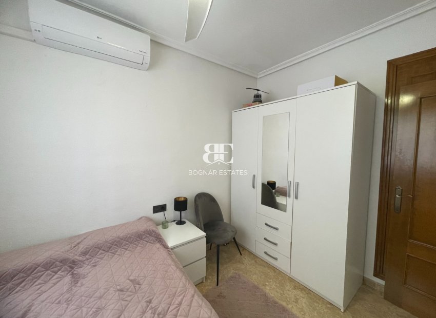 Resale - Villa -
Orihuela Costa - Villamartín
