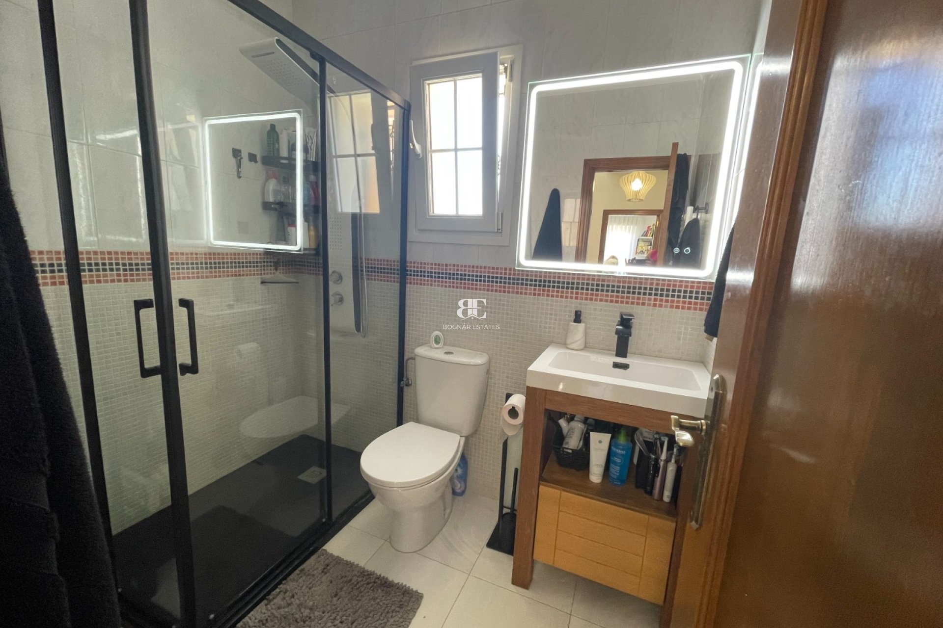 Resale - Villa -
Orihuela Costa - Villamartín