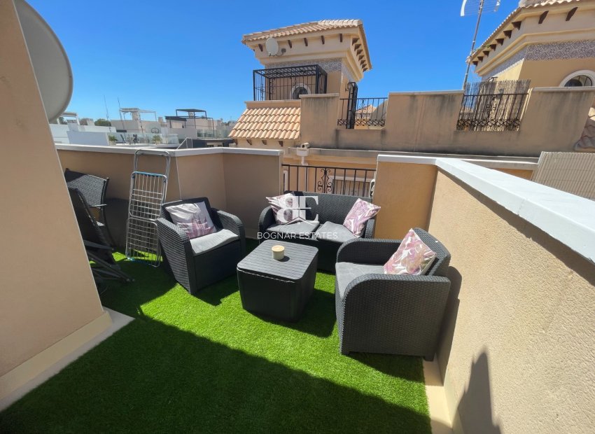 Resale - Villa -
Orihuela Costa - Villamartín