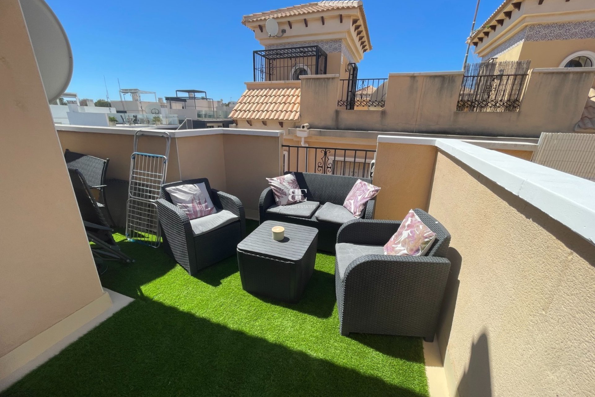 Resale - Villa -
Orihuela Costa - Villamartín