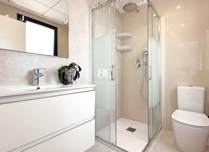 Resale - Villa -
Orihuela Costa - Villamartín