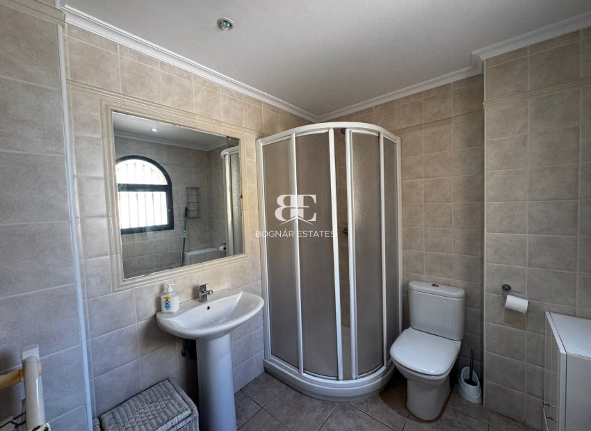 Resale - Villa -
Orihuela Costa - Villamartín