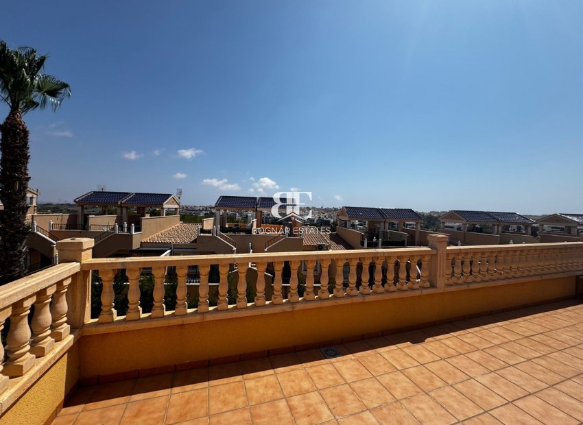 Resale - Villa -
Orihuela Costa - Villamartín
