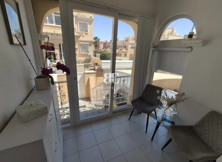 Resale - Villa -
Orihuela Costa - Villamartín