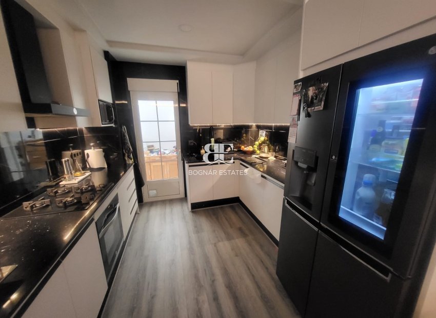 Resale - Villa -
Orihuela Costa - Villamartín