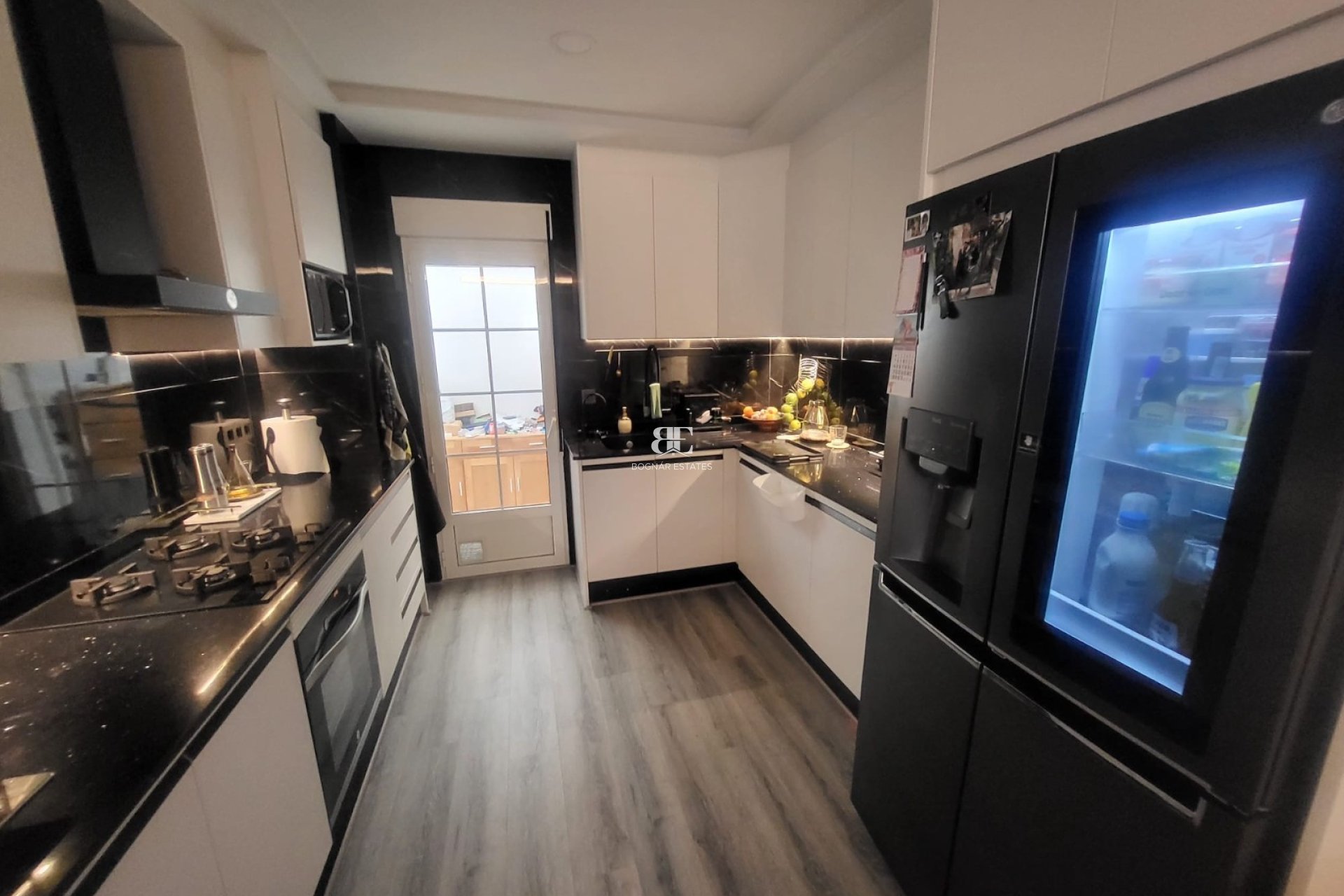 Resale - Villa -
Orihuela Costa - Villamartín