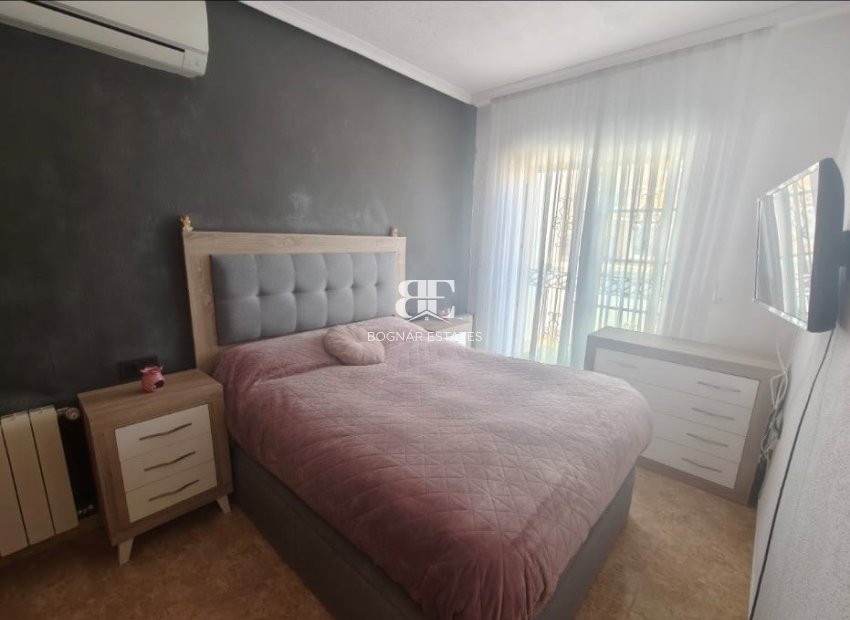 Resale - Villa -
Orihuela Costa - Villamartín