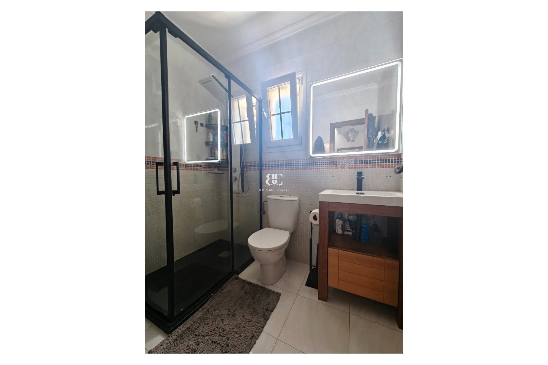 Resale - Villa -
Orihuela Costa - Villamartín