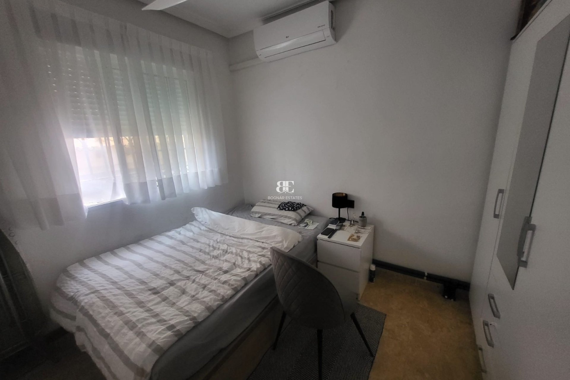 Resale - Villa -
Orihuela Costa - Villamartín