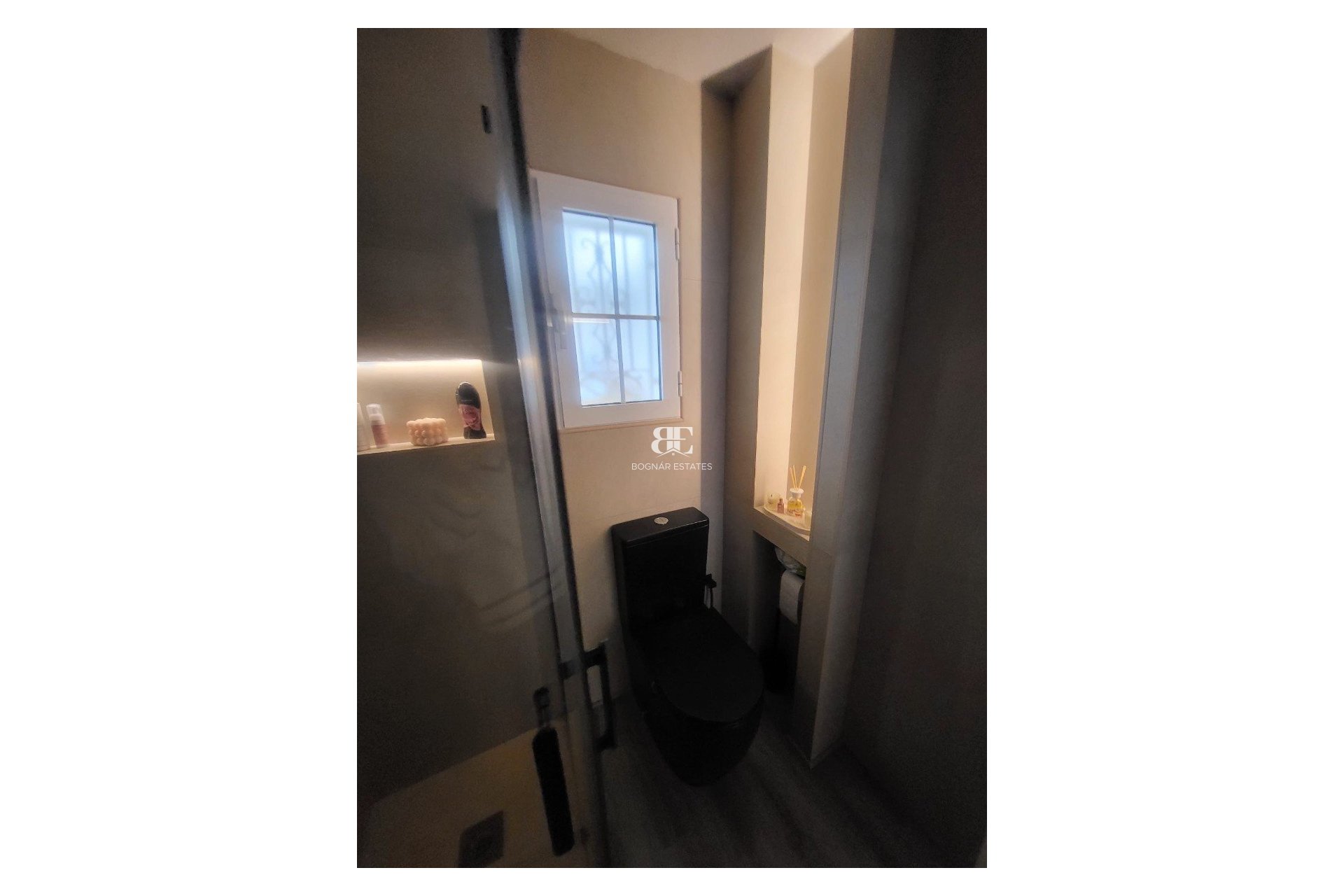 Resale - Villa -
Orihuela Costa - Villamartín
