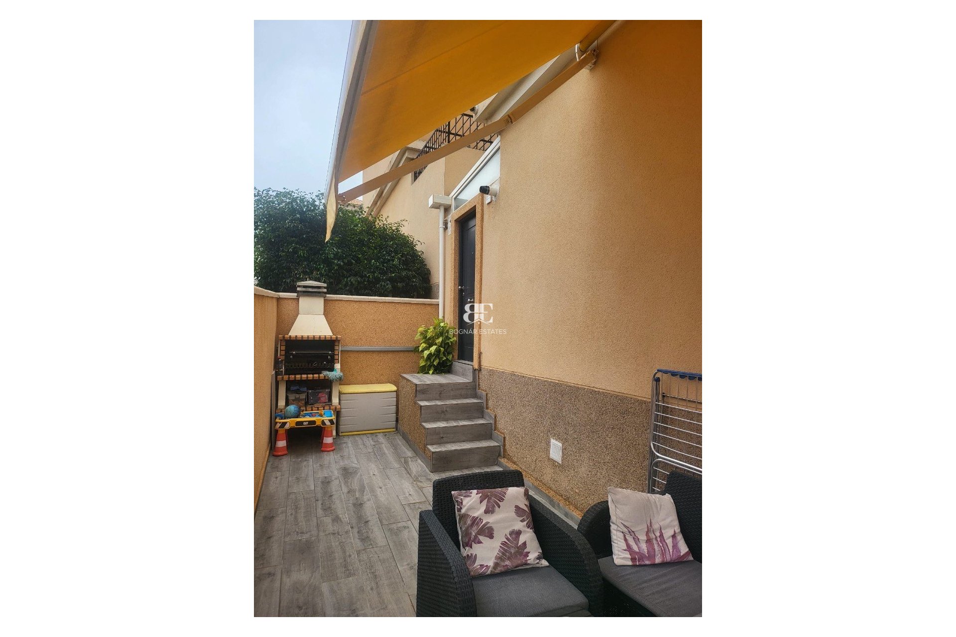 Resale - Villa -
Orihuela Costa - Villamartín