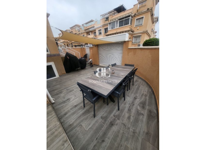 Resale - Villa -
Orihuela Costa - Villamartín