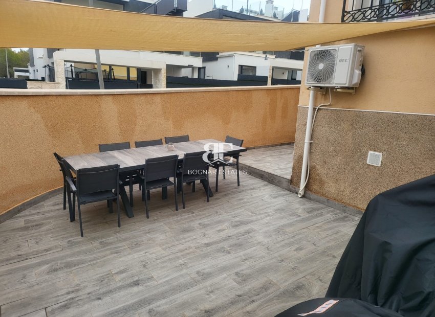 Resale - Villa -
Orihuela Costa - Villamartín