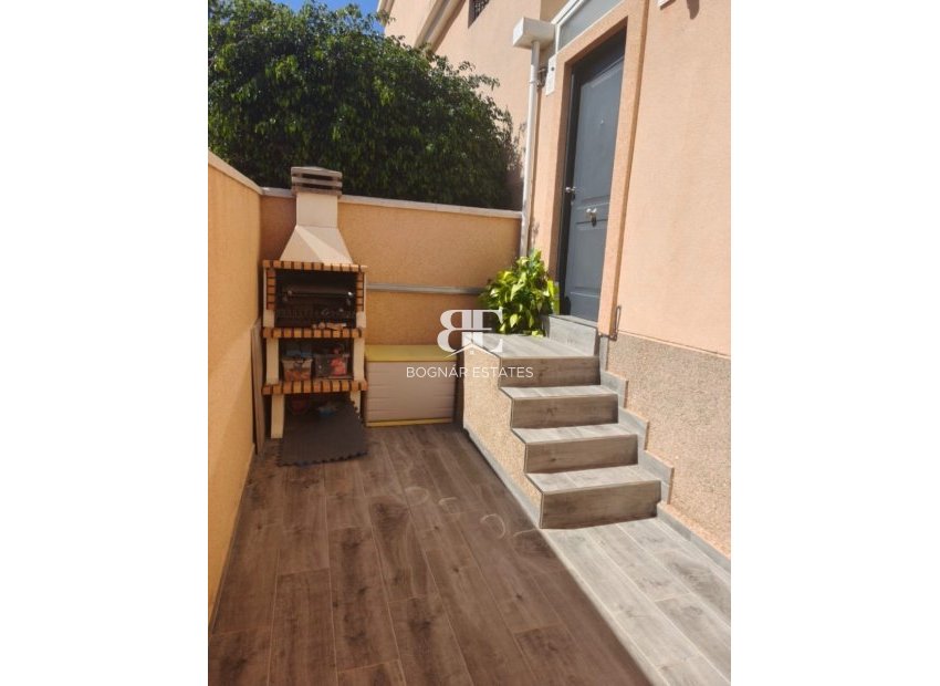 Resale - Villa -
Orihuela Costa - Villamartín