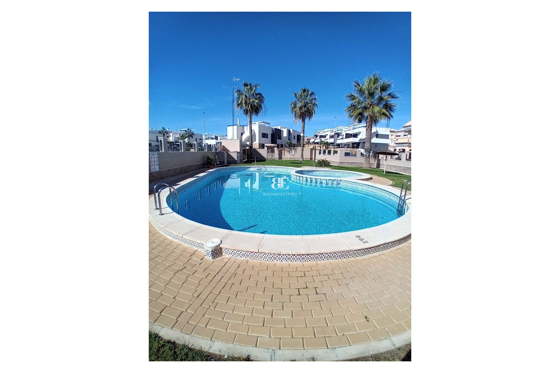 Resale - Villa -
Orihuela Costa - Villamartín