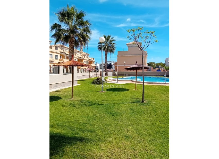 Resale - Villa -
Orihuela Costa - Villamartín