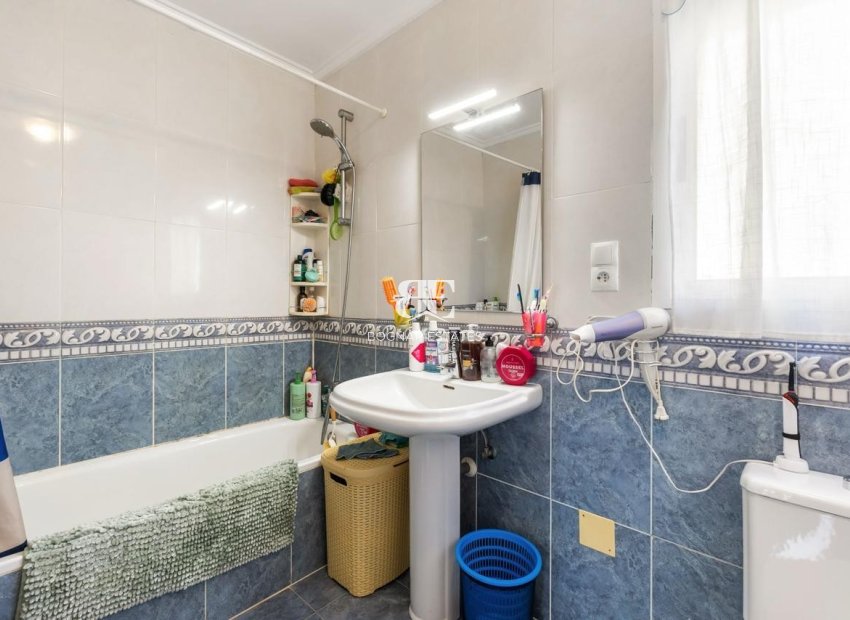 Resale - Villa -
Orihuela Costa - Villamartín