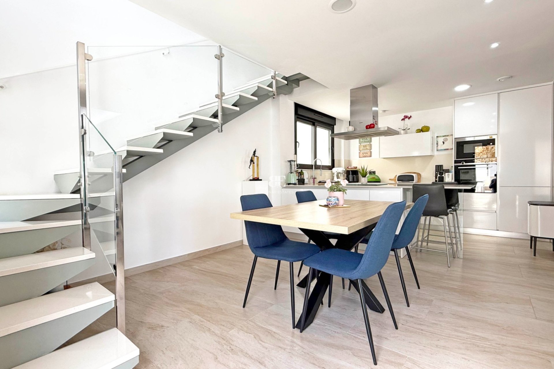 Resale - Villa -
Orihuela Costa - Villamartín