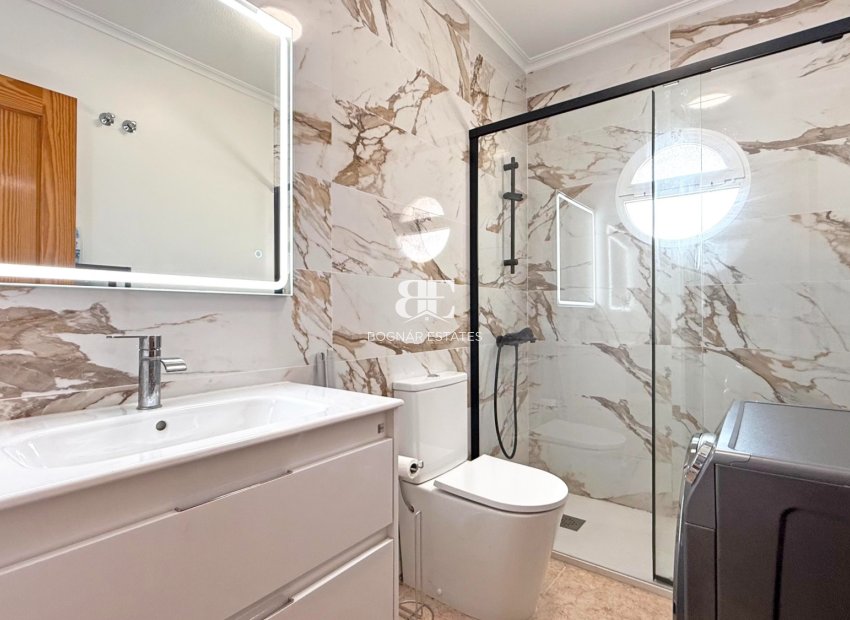 Resale - Villa -
Orihuela Costa - Villamartín