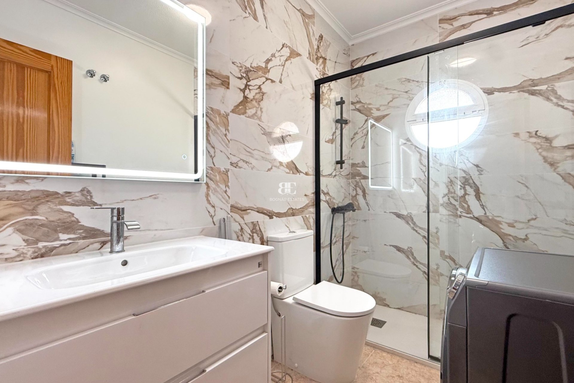 Resale - Villa -
Orihuela Costa - Villamartín