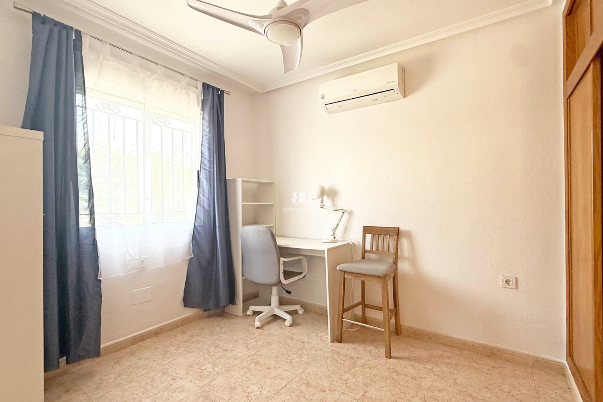 Resale - Villa -
Orihuela Costa - Villamartín