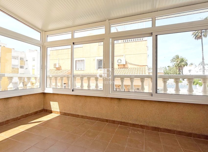 Resale - Villa -
Orihuela Costa - Villamartín