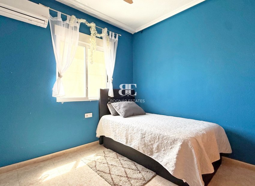 Resale - Villa -
Orihuela Costa - Villamartín