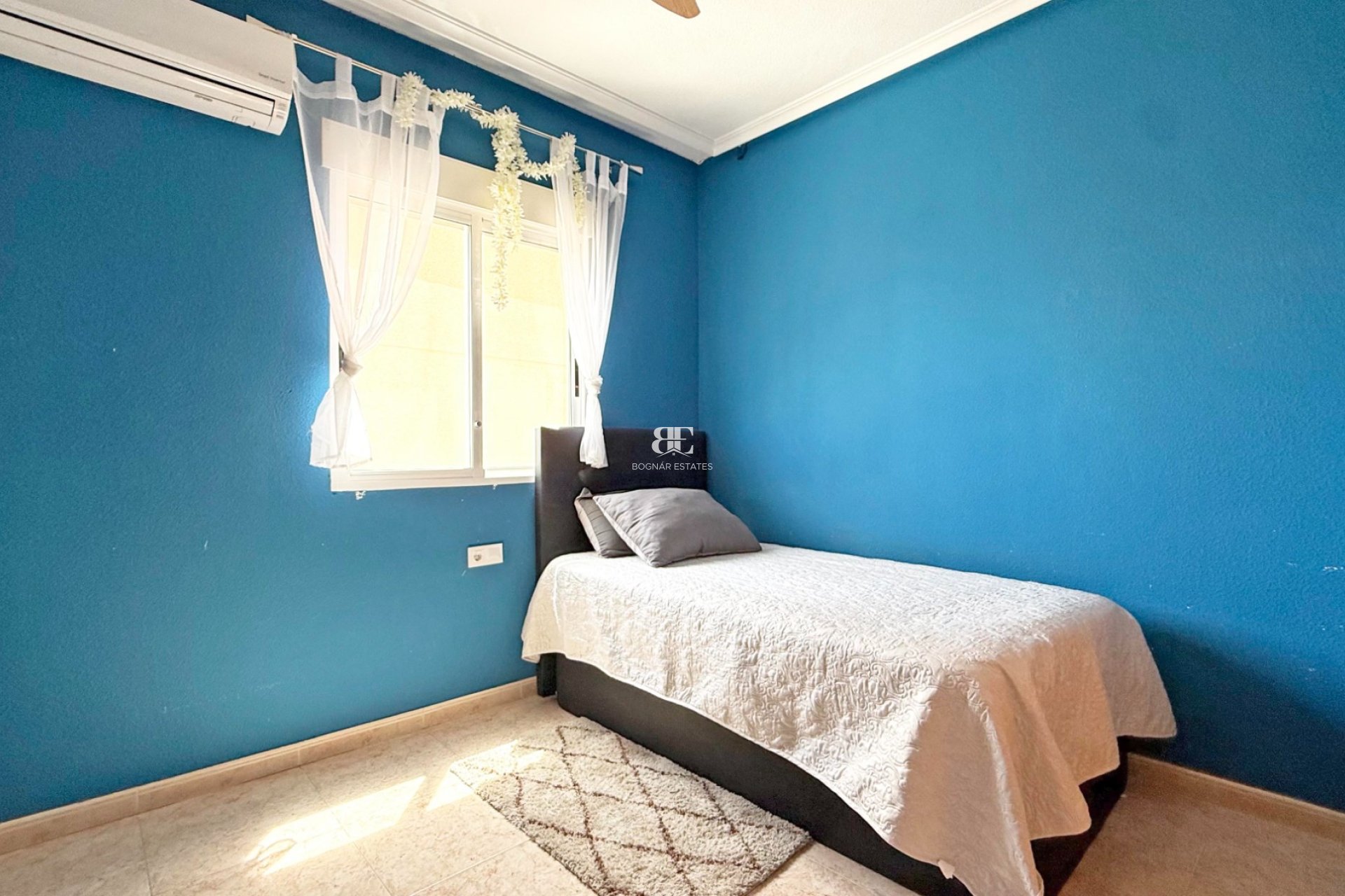 Resale - Villa -
Orihuela Costa - Villamartín