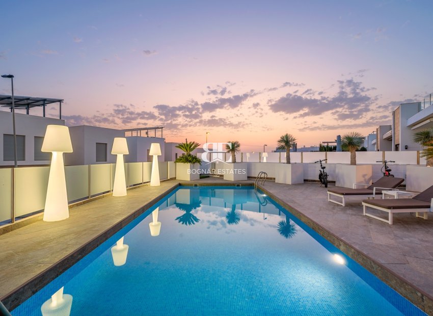 Resale - Villa -
Orihuela Costa - Villamartín