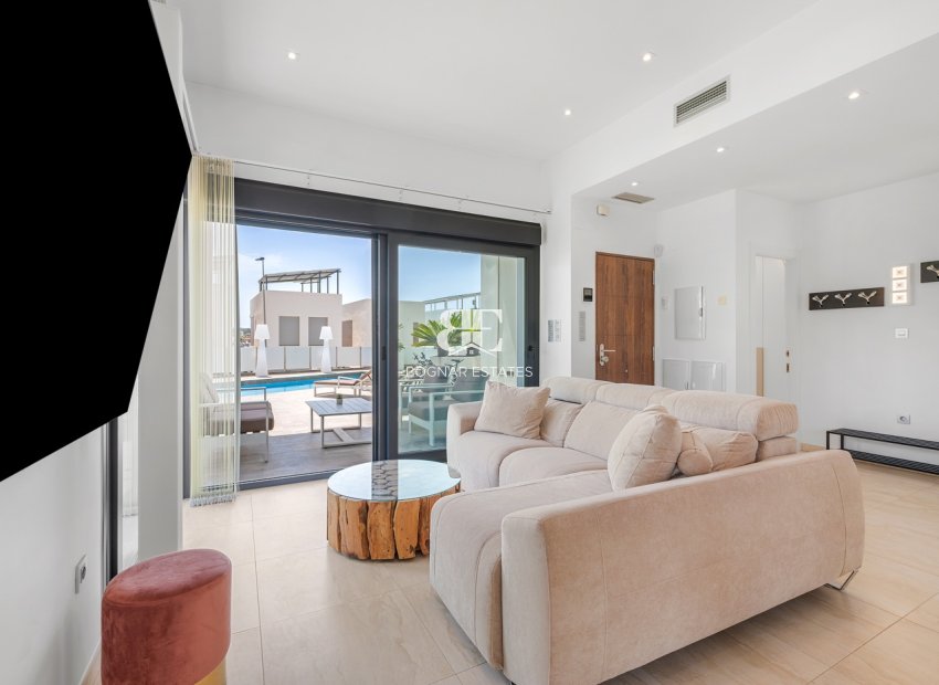 Resale - Villa -
Orihuela Costa - Villamartín