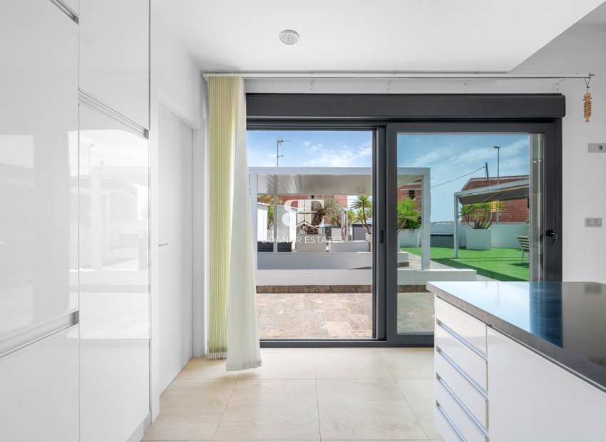 Resale - Villa -
Orihuela Costa - Villamartín