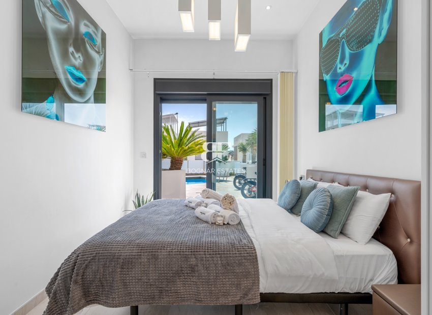 Resale - Villa -
Orihuela Costa - Villamartín