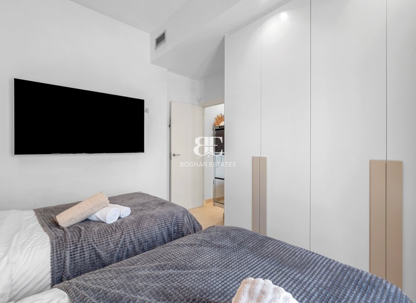 Resale - Villa -
Orihuela Costa - Villamartín