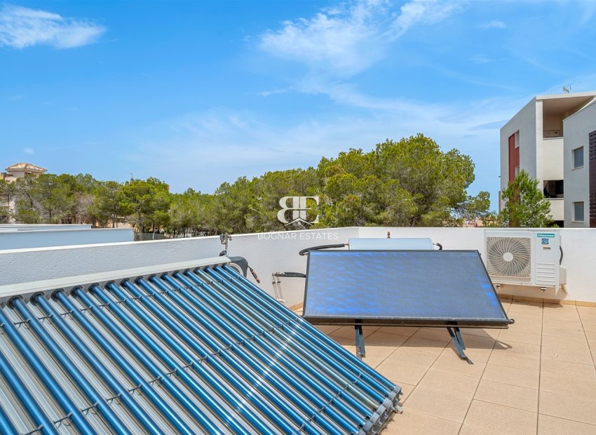 Resale - Villa -
Orihuela Costa - Villamartín