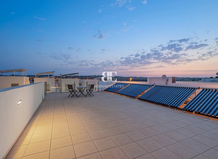 Resale - Villa -
Orihuela Costa - Villamartín