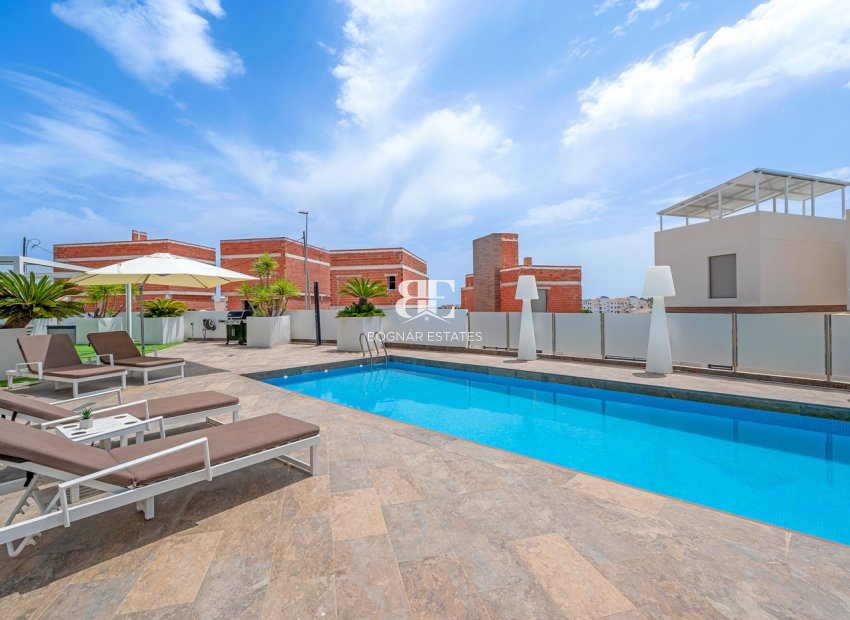 Resale - Villa -
Orihuela Costa - Villamartín