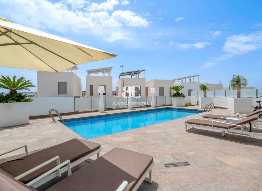Resale - Villa -
Orihuela Costa - Villamartín