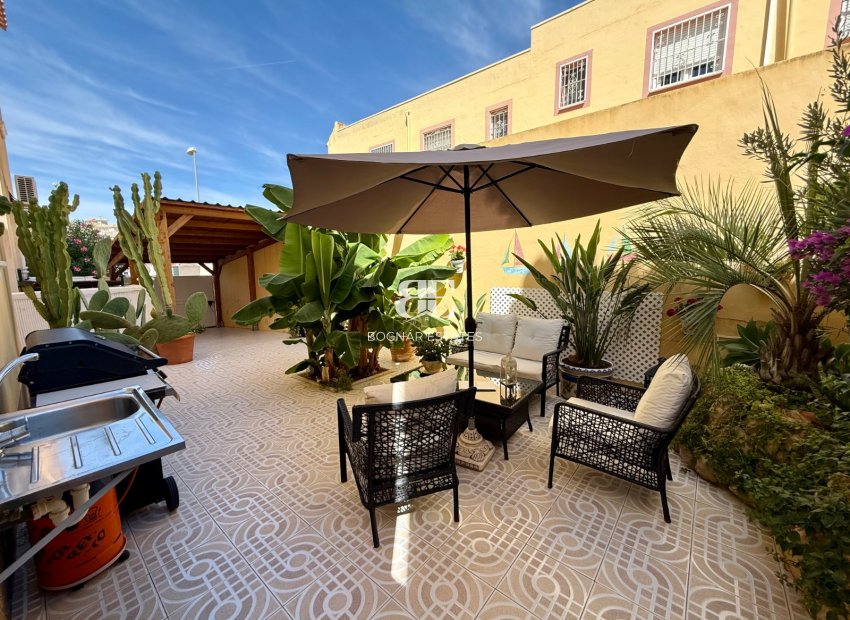 Resale - Villa -
Orihuela Costa - Villamartín