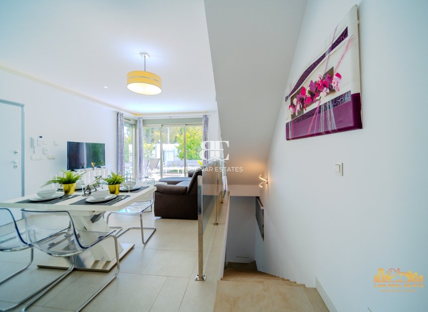 Resale - Villa -
Orihuela Costa - Villamartín