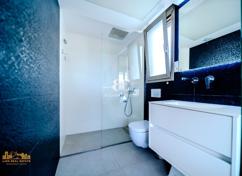 Resale - Villa -
Orihuela Costa - Villamartín