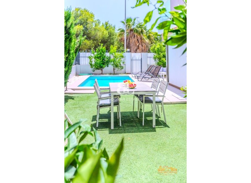 Resale - Villa -
Orihuela Costa - Villamartín