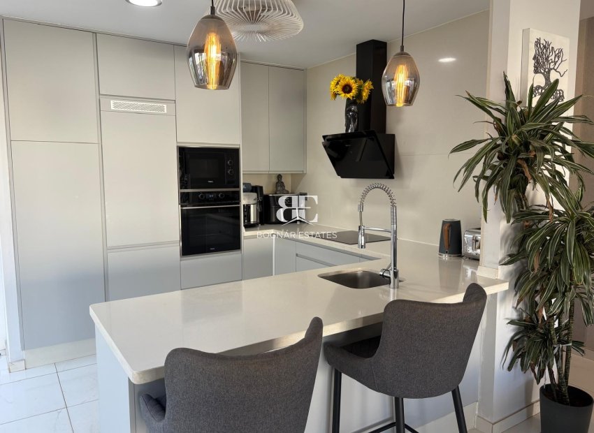 Resale - Villa -
Orihuela Costa - Villamartín