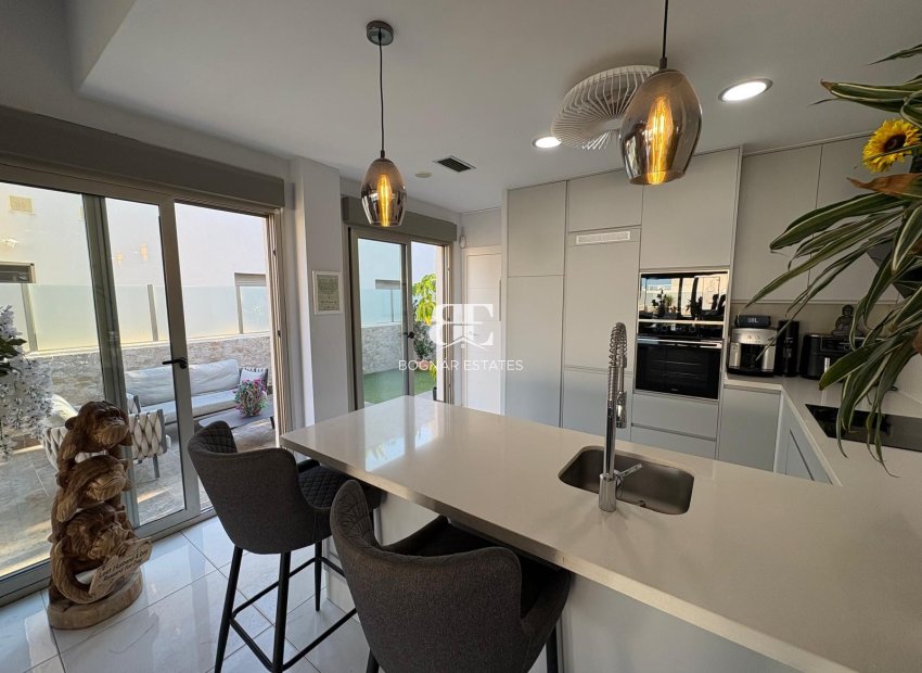 Resale - Villa -
Orihuela Costa - Villamartín